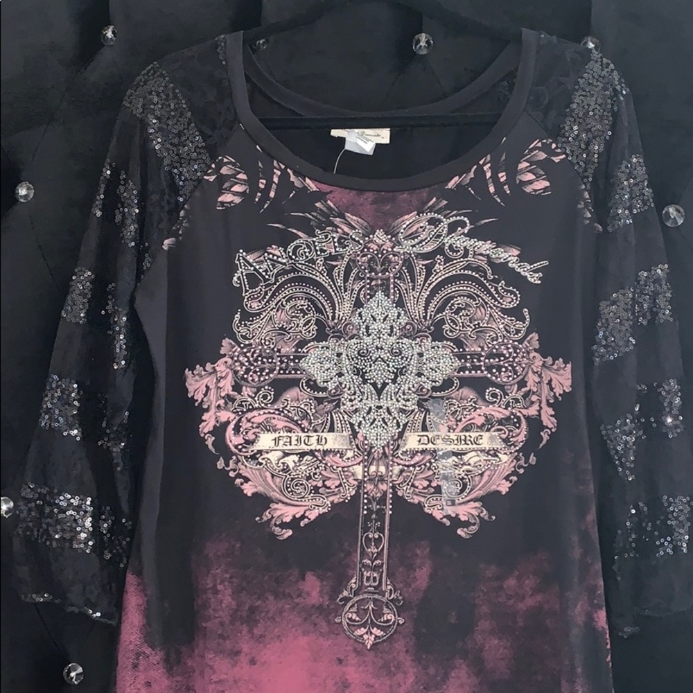 NWT- Large Angels & Diamonds Lace Sleeved Top